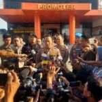 O ministro Jokowi foi compacto para mencionar Riza Chalid durante uma manifestação caótica, o chefe da polícia nacional abriu sua voz!