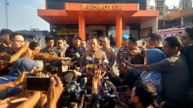 O ministro Jokowi foi compacto para mencionar Riza Chalid durante uma manifestação caótica, o chefe da polícia nacional abriu sua voz! 


