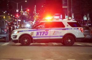 O oficial veterano da polícia de Nova York morre em aparente suicídio depois de saber que ele está sob a investigação federal: fontes NYPD SUV à noite.