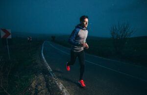 O outono implica mais escuro de manhã e noite, e você deve estar pronto O outono implica mais escuro de manhã e noite, e você deve estar pronto