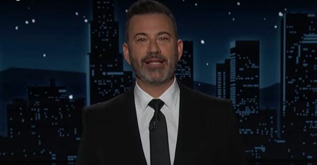 Jimmy Kimmel revela que agora é um avô durante seu monólogo de abertura