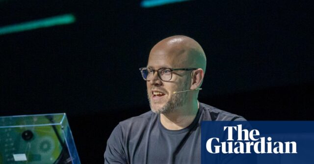 O proprietário do Spotify, Daniel Ek, derruba o Diretor Executivo 

