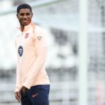 Marcus Rashford jogando contra Valência