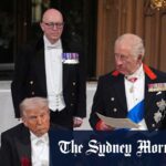 O presidente Donald Trump aborda o banquete do estado.