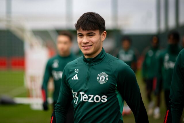 Gabriele Biancheri comemora a pontuação para a Academia Man Utd