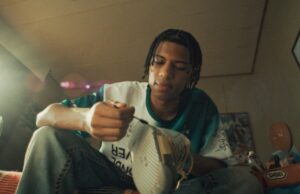 ‘O segundo melhor ponto a descobrir da Finlândia’ Supervisor Talks ‘SneakerMania’ como trailer de estreia da coleção: ‘Temos ainda mais para lidar do que o Nordic Noir’ (exclusivo) 'O segundo melhor ponto a descobrir da Finlândia' Supervisor Talks 'SneakerMania' como trailer de estreia da coleção: 'Temos ainda mais para lidar do que o Nordic Noir' (exclusivo)