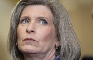 O senador do Partido Republicano sabe apenas quem culpar por Charlie Kirk Killing O senador do Partido Republicano sabe apenas quem culpar por Charlie Kirk Killing