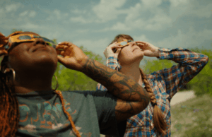 O supervisor do DOC do ‘espectador’, Ian Cheney, ao desfrutar da circulação sob medida: ‘Estamos selecionando uma ocasião que aconselha os Estados Unidos por que fazemos esses filmes’ O supervisor do DOC do 'espectador', Ian Cheney, ao desfrutar da circulação sob medida: 'Estamos selecionando uma ocasião que aconselha os Estados Unidos por que fazemos esses filmes'