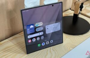 O telefone com dobras da Samsung dobra habilidades significativas de eficiência em vazamentos totalmente novos O telefone com dobras da Samsung dobra habilidades significativas de eficiência em vazamentos totalmente novos