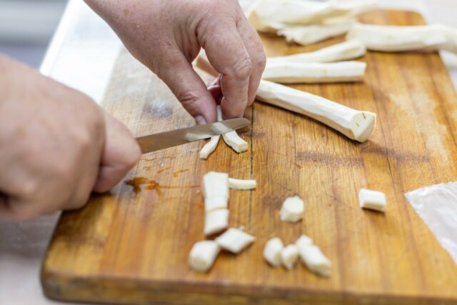 Rodas de rábano pode ser um ótimo complemento para hambúrgueres e Bloody Marys. Mas também vem com alguns benefícios de saúde surpreendentes (Getty Images/Istock)