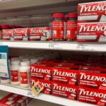 O tweet de 2017 de Tylenol relativa à maternidade ressurge depois que Trump comenta
