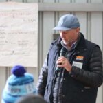 Os agricultores contam o custo da perda de grãos durante a colheita e aprendem a consertá -la