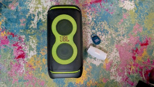 Os alto -falantes de áudio JBL mais eficazes, verificados quanto a ruído, mobilidade, impermeabilização e agradável 

