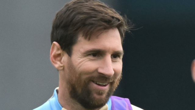 Os ataques de Lionel Messi apoiam como Uruguai, Colômbia, Paraguaios, a caneca do Globe Identifica 

