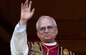 Os chefes de informação prometem ter ainda mais respeito próprio, humanidade no Top do Vaticano Os chefes de informação prometem ter ainda mais respeito próprio, humanidade no Top do Vaticano