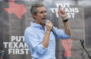 Os democratas do Texas estão com sede de Beto O’Rourke correr de novo O deputado Jasmine Crockett, D-Texas, fala durante a Convenção Nacional Democrata na segunda-feira, 19 de agosto de 2024, em Chicago. (AP Photo/Paul Sancya)