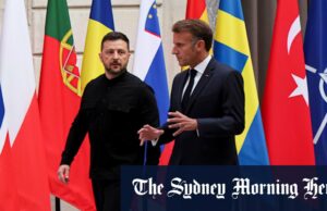 Os líderes prometem tropas para proteger a Ucrânia, pois Trump leva a Europa sobre o petróleo russo Da esquerda, o primeiro -ministro da Bélgica, Bart de Wever, presidente da Comissão Europeia, Ursula von der Leyen, o primeiro -ministro da Polônia, Donald Tusk, o presidente da Finlândia, Alexander Stubb, o presidente da Ucrânia, Volodymyr Zelensky, e o presidente francês Emmanuel Macron durante a Ucrânia Summit no palácio Elysee em Paris na quinta -feira.