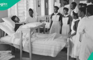 Os nigerianos demonstram sentimentos contraditórios como a Escola de Enfermagem Droga a Regra Principal Os nigerianos demonstram sentimentos contraditórios como a Escola de Enfermagem Droga a Regra Principal