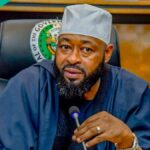 Os nigerianos falam como um governador influente promete construir linha ferroviária para Abuja