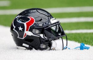 Os texanos lançam chocantemente o ex-líder de interceptações em meio a 0-3 começo James Brizuela