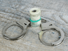 Pamela Hackenburg, Pensilvânia viciada em apostas, punidos por fraudes de US $ 532k para a autoridade do bairro Pamela Hackenburg, ex -secretária e tesoureiro do município de Gregg, na Pensilvânia, foi condenada à prisão pelo peculato de mais de US $ 500.000 da autoridade local.