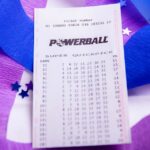 Papai encontra o ingresso vencedor do Powerball no valor de US $ 1,4 milhão após cinco semanas