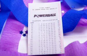 Papai encontra o ingresso vencedor do Powerball no valor de US $ 1,4 milhão após cinco semanas Papai encontra o ingresso vencedor do Powerball no valor de US $ 1,4 milhão após cinco semanas