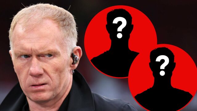 A lenda do Manchester United, Paul Scholes, trabalhando como especialista em televisão para a TNT Sports durante a partida da Liga Europa entre o Manchester United e o Athletic Club em Old Trafford em 2025 em Manchester.