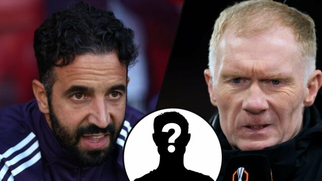 O Manchester United Legend e o TNT Sports Pundit Paul Scholes, antes da partida da Liga Europa entre o Manchester United e o Real Sociedad em Old Trafford em 2025 em Manchester, Inglaterra.