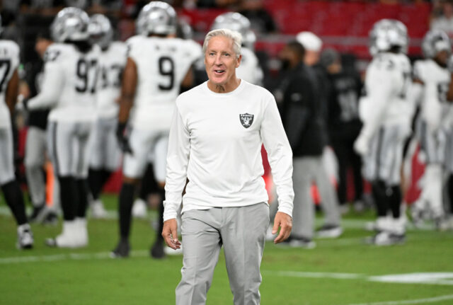 Pete Carroll, do Raiders, pronto para danificar o documento da NFL no retorno do treinamento 

