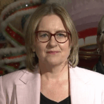 O primeiro -ministro vitoriano Jacinta Allan revelará uma nova estratégia da China durante sua primeira visita a Pequim, cerca de uma semana após a aparição controversa de seu antecessor Daniel Andrews na Praça Tiananmen.