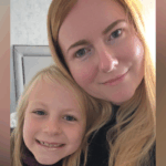 Preste atenção ao telefone do 911, Little Woman fez que salvou a vida de sua mãe