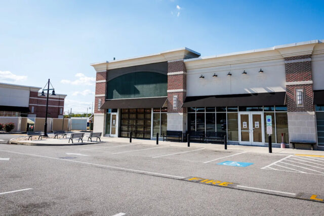Uma loja vaga que anteriormente organizava um restaurante Primanti Bros. é visto na 100 Eisenhower Drive, quinta -feira, 11 de setembro de 2025, no bairro de Hanover.