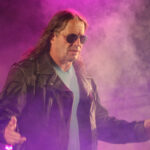 Pronto de contorção Bret Hart bate de três vias H
