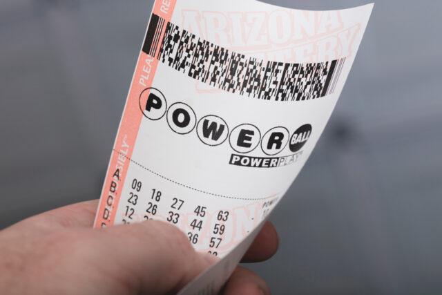 Quanto dinheiro o dinheiro do Powerball Champion de fato receberá? 

