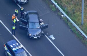 Quatro facões, espada puxada do carro após a dramática perseguição da polícia em Melbourne Seis homens presos após a dramática policial perseguir Rosebud