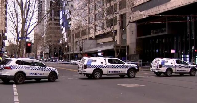 Quatro homens estão sendo entrevistados pela polícia após um tiroteio fatal na CBD de Melbourne no início deste mês.