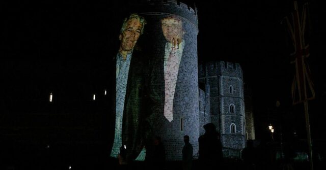 Quatro presos após Trump, imagem de Epstein projetada no Castelo de Windsor

