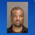 A polícia está procurando Jamel McGriff, 42, que eles dizem ter uma longa história criminal, incluindo dois assaltos recentes em Manhattan em julho e agosto.