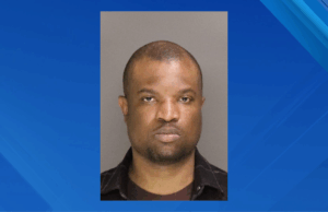 Queens Double Murder suspeito fundou culpado em invasão de trem, ofensa sexual A polícia está procurando Jamel McGriff, 42, que eles dizem ter uma longa história criminal, incluindo dois assaltos recentes em Manhattan em julho e agosto.