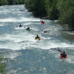 Rafting de água retorna no rio Chenab em reasi