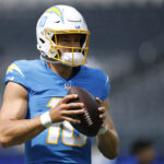 Raiders anteriores QB fornecem uma proteção surpreendente dos Chargers 'Justin Herbert