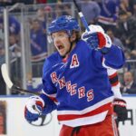 Rangers que trabalham New Deal para Artemi Panarin ficarão mais caros à medida que o tempo passa
