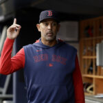 Red Sox aguarda nervosamente notícias sobre o destino de US $ 130 milhões de novatos