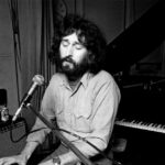 Rick Davies, do Supertramp, que cantou 'Adeus não familiares', falece aos 81 anos