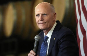 Rick Scott se destaca contra o socialismo. Talvez ele devesse deixar Trump saber. O candidato a prefeito do democrata Zohran Mamdani fala durante uma manifestação na sede do Hotel & Gamingtrades Council em Nova York, quarta -feira, 2 de julho de 2025. (AP Photo/Richard Drew)