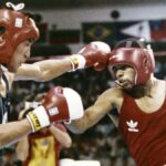 Roy Jones Jr. obtém uma medalha de ouro olímpica de 1988 do homem que o derrotou