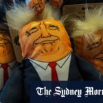 Trump Dolls à venda em uma loja em Windsor, Inglaterra, na terça -feira, antes da visita do presidente dos EUA.