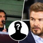 Gary Neville comentando em uma partida de Salford City