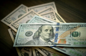 ‘Sandwich Generation’ luta para conservar a vida aposentada 'Sandwich Generation' luta para conservar a vida aposentada